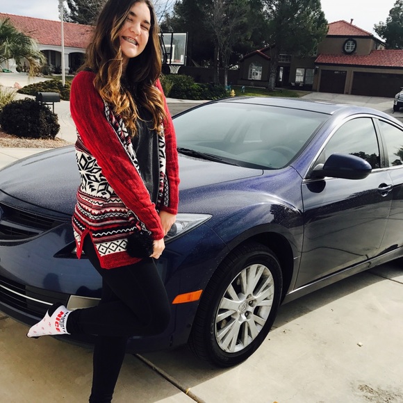 Red sweater - Picture 1 of 1